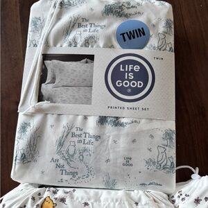 Life is Good Vintage Winnie The Pooh Twin Printed Sheet Set - White